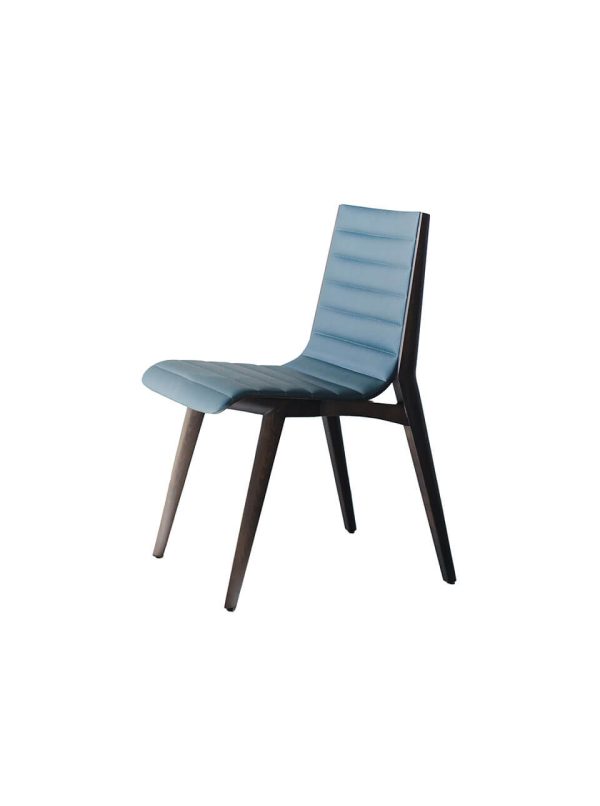 Silla de oficina elegante con diseño ergonómico